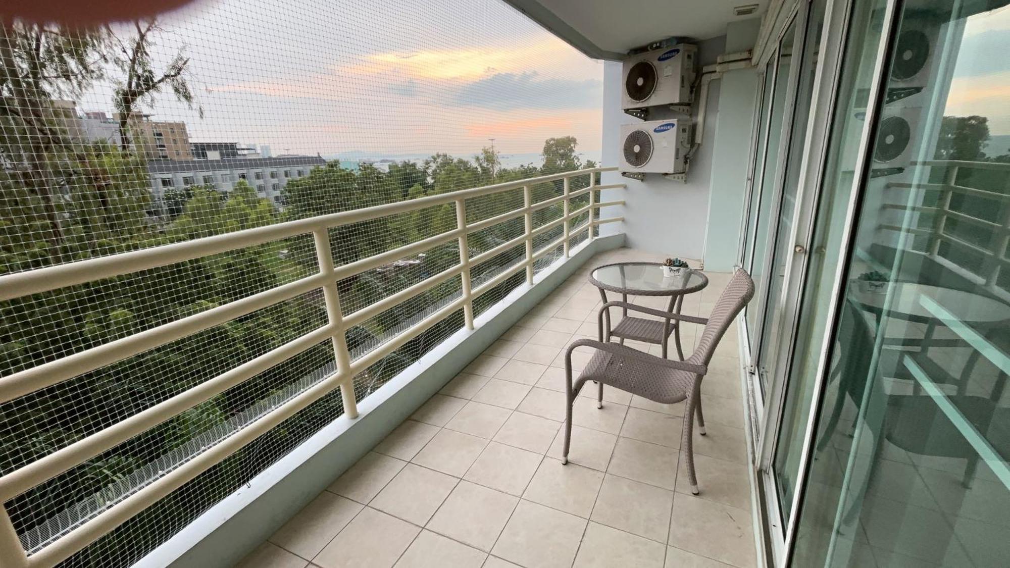 View Talay 6 Pattaya Beach By Anatolia Condo Suite Dış mekan fotoğraf
