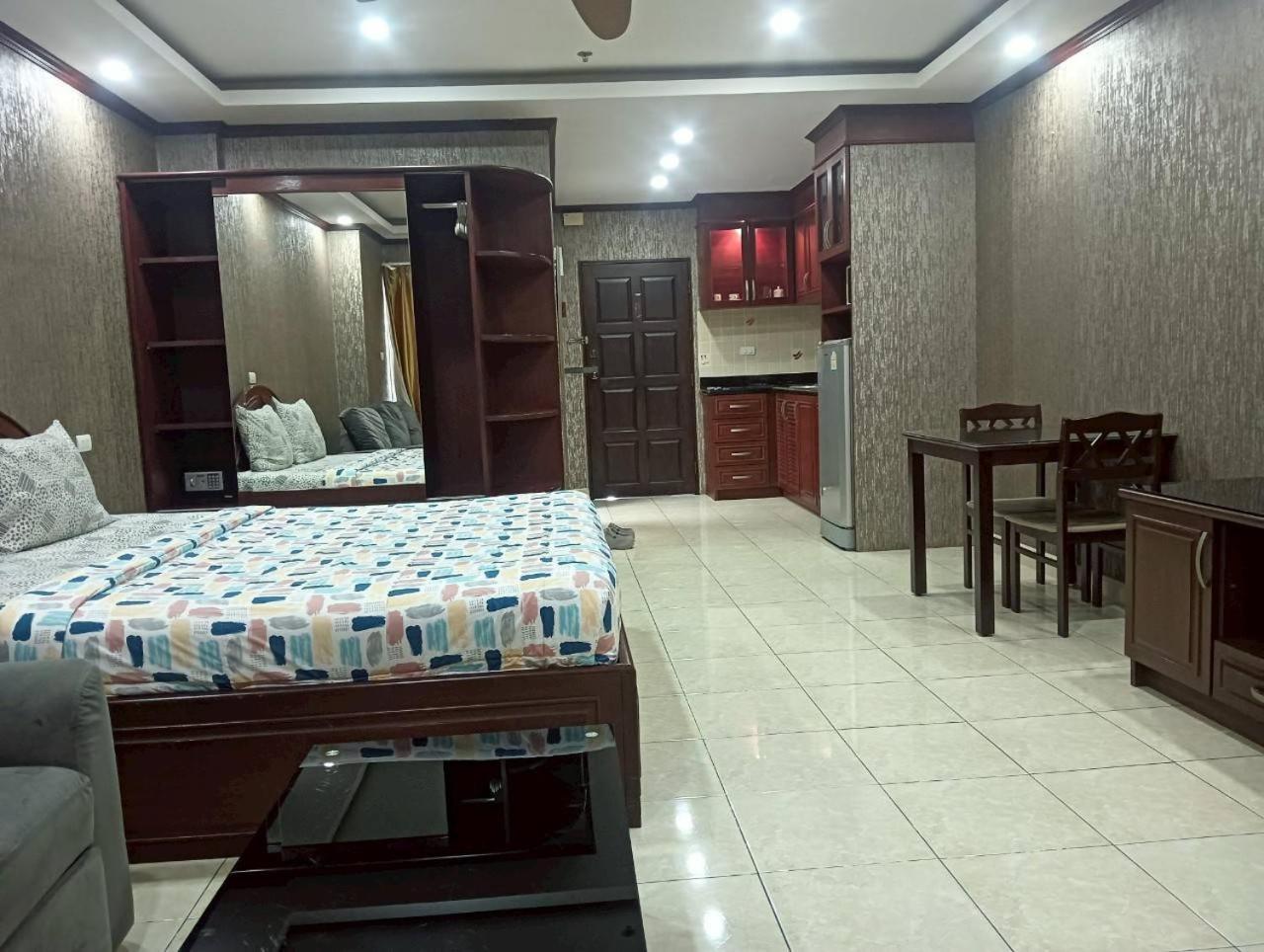 View Talay 6 Pattaya Beach By Anatolia Condo Suite Dış mekan fotoğraf